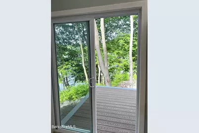 11 Hathaway St, North Adams, MA 01247 - Photo 10