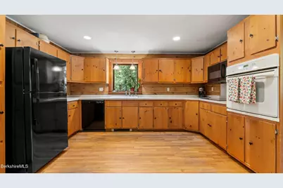 410 Long Bow Ln, Becket, MA 01223 - Photo 14