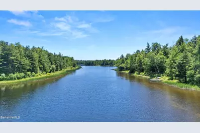 410 Long Bow Ln, Becket, MA 01223 - Photo 4