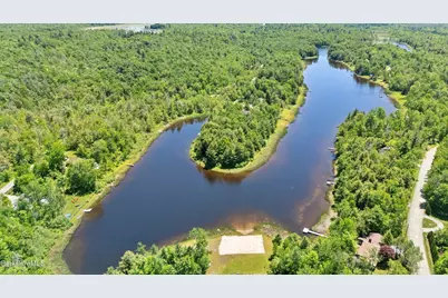 410 Long Bow Ln, Becket, MA 01223 - Photo 2