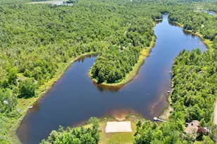 410 Long Bow Ln, Becket, MA 01223 - Photo 2