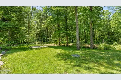 410 Long Bow Ln, Becket, MA 01223 - Photo 28