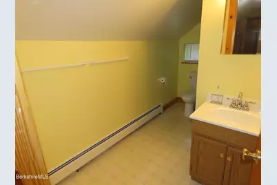 5 Bethel St, North Adams, MA 01247 - Photo 30
