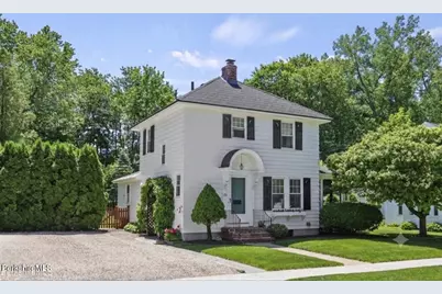 61 Harding St, Pittsfield, MA 01201 - Photo 1