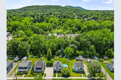 61 Harding St, Pittsfield, MA 01201 - Photo 2