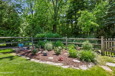61 Harding St, Pittsfield, MA 01201 - Photo 44