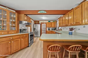 61 Harding St, Pittsfield, MA 01201 - Photo 18