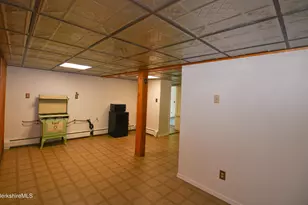 445 County Rd, Becket, MA 01223 - Photo 18