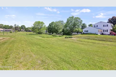595 Williams St, Pittsfield, MA 01201 - Photo 44