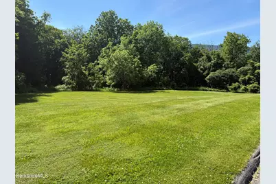 11 Kingsmont Ln, Adams, MA 01220 - Photo 4