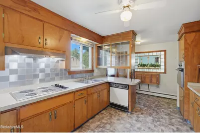 380 Cheshire Rd, Pittsfield, MA 01201 - Photo 12