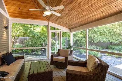 3 Cornwall Dr, Great Barrington, MA 01230 - Photo 30