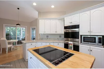 3 Cornwall Dr, Great Barrington, MA 01230 - Photo 22