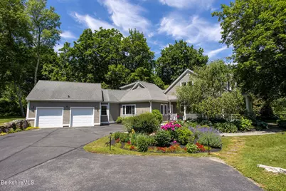3 Cornwall Dr, Great Barrington, MA 01230 - Photo 2