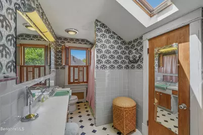 1121 North St, Pittsfield, MA 01201 - Photo 28