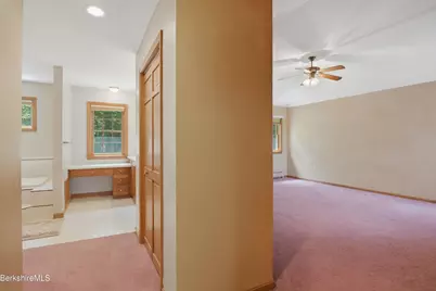 36 Meadow Ridge Dr, Pittsfield, MA 01201 - Photo 32