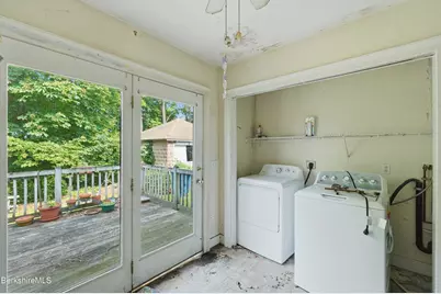 110 Elizabeth St, Pittsfield, MA 01201 - Photo 30