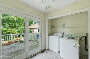 110 Elizabeth St, Pittsfield, MA 01201 - Photo 30
