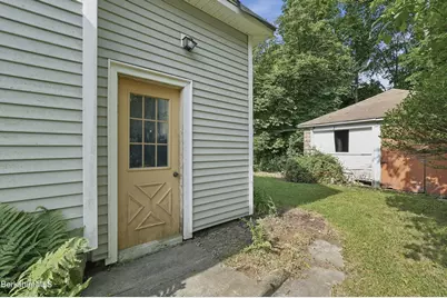 110 Elizabeth St, Pittsfield, MA 01201 - Photo 6