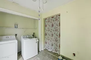 110 Elizabeth St, Pittsfield, MA 01201 - Photo 32