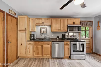 33 Orchard St, Adams, MA 01220 - Photo 4