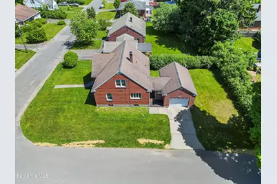 43 State St, Pittsfield, MA 01201 - Photo 2