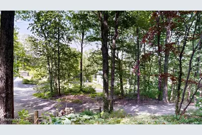 38 Hubbard St, Lenox, MA 01240 - Photo 24