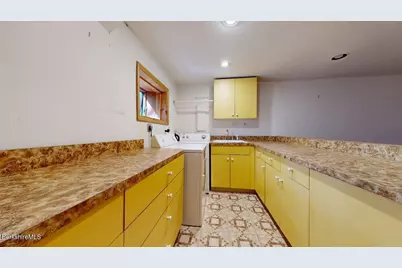 38 Hubbard St, Lenox, MA 01240 - Photo 16