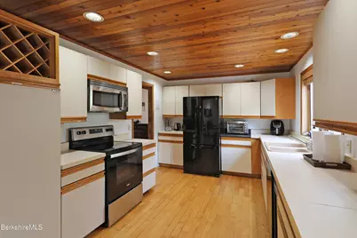 707 Benton Hill Rd, Becket, MA 01223 - Photo 30