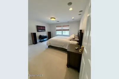 52 Cecelia Ter, Pittsfield, MA 01201 - Photo 30