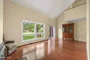 46 Lower Windflower Wy, Williamstown, MA 01267 - Photo 6