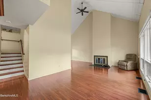 46 Lower Windflower Wy, Williamstown, MA 01267 - Photo 4
