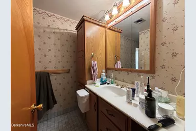 319 Fenn St, Pittsfield, MA 01201 - Photo 14