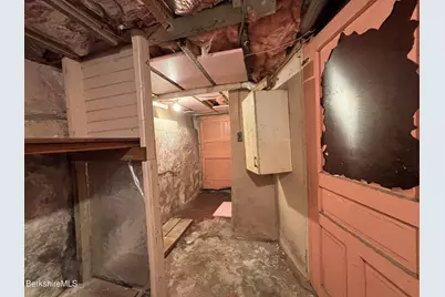 319 Fenn St, Pittsfield, MA 01201 - Photo 42