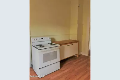 29 Linden St, Pittsfield, MA 01201 - Photo 10