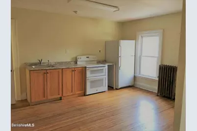 29 Linden St, Pittsfield, MA 01201 - Photo 24