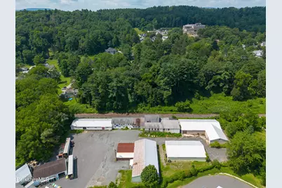 20 Maple Ave, Great Barrington, MA 01230 - Photo 10