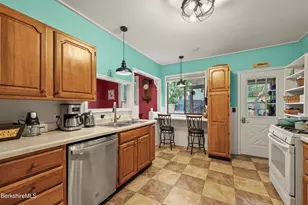 35 Summer St, Adams, MA 01220 - Photo 18