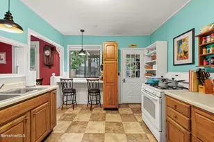 35 Summer St, Adams, MA 01220 - Photo 16