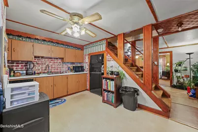 8 Glenn St, Adams, MA 01220 - Photo 12