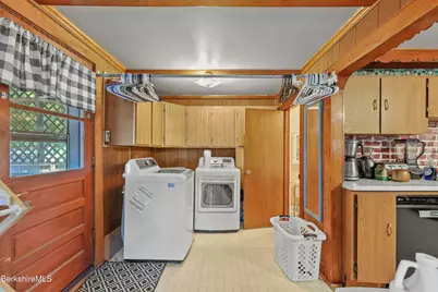8 Glenn St, Adams, MA 01220 - Photo 16
