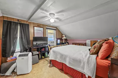 8 Glenn St, Adams, MA 01220 - Photo 18