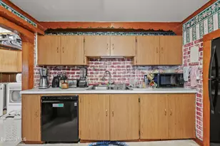 8 Glenn St, Adams, MA 01220 - Photo 14