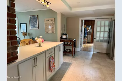 33 Reuter Ave, Pittsfield, MA 01201 - Photo 8