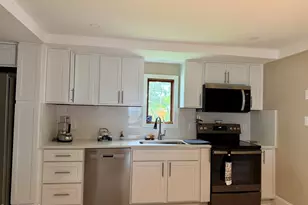 33 Reuter Ave, Pittsfield, MA 01201 - Photo 8