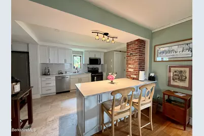33 Reuter Ave, Pittsfield, MA 01201 - Photo 12