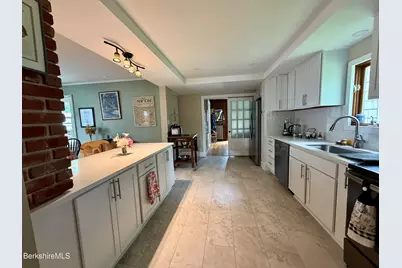 33 Reuter Ave, Pittsfield, MA 01201 - Photo 10