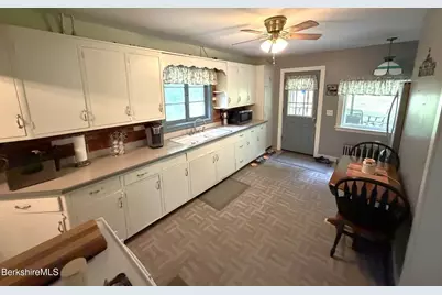 30 Richview Ave, North Adams, MA 01247 - Photo 14