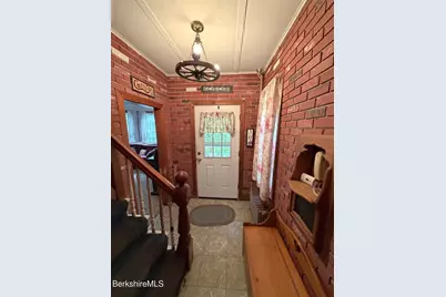 30 Richview Ave, North Adams, MA 01247 - Photo 6
