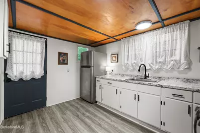 44 Pecks Rd, Pittsfield, MA 01201 - Photo 12